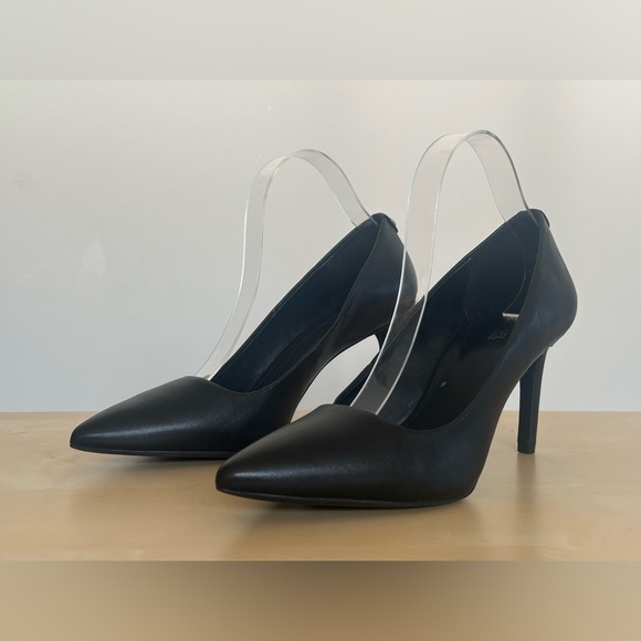 MICHAEL MICHAEL KORS Alina Black Leather Flex Pointed-Toe Pumps Women's Size 9 M - Picture 1 of 11